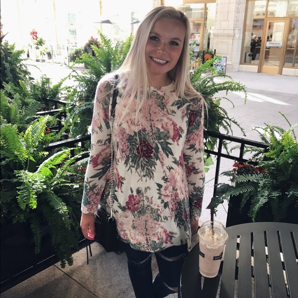 Profile Picture of Amanda Walzer (@amandawalzer) on Poshmark