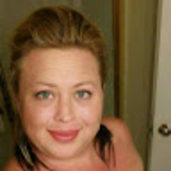 Profile Picture of Gabriella Camp-schiffman (@gabbyschiffman) on Poshmark