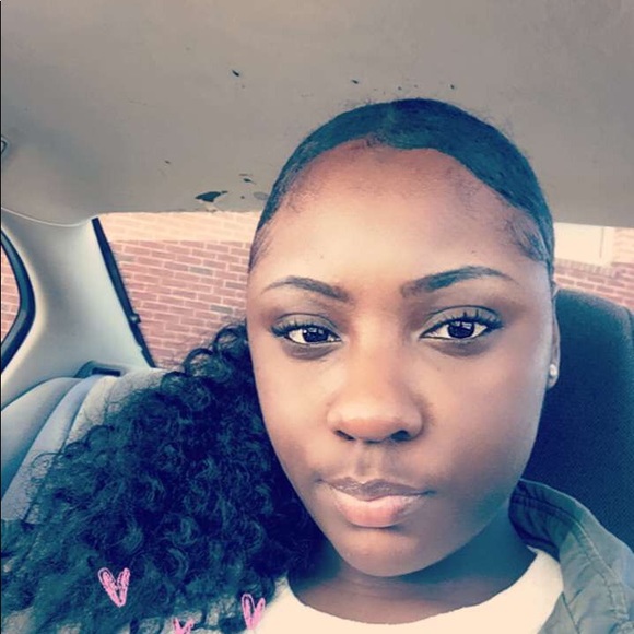 Profile Picture of Jazmine Morris (@mjaneej) on Poshmark