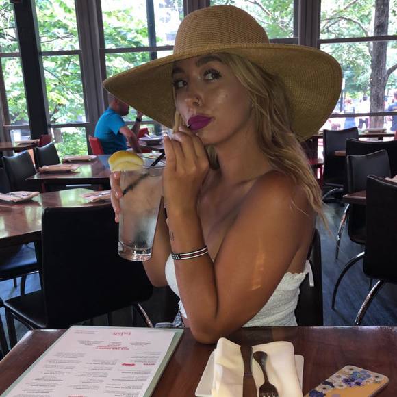 Profile Picture of Kyleah Hengesbach (@kyleahshay) on Poshmark