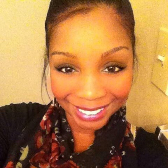 Profile Picture of April Garrett (@aprilgarrett) on Poshmark