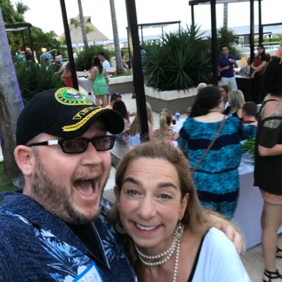 Profile Picture of Logan & Shirley Wood (@wolfgang_mock) on Twitter