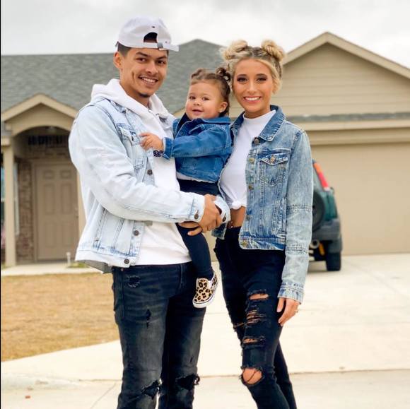 Courtney Schiralli - Poshmark Profile Picture of Courtney Schiralli (@cschiralli1) on Poshmark