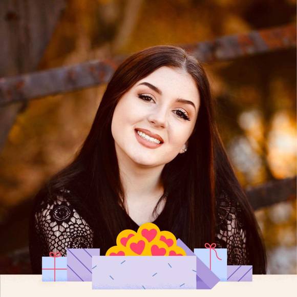 Profile Picture of Michelle Carbo (@gigipat215) on Poshmark