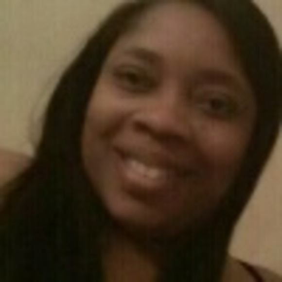 Profile Picture of C Burlock (@cossatta) on Poshmark