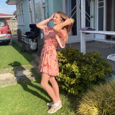 Profile Picture of Sarah (@sezza_98) on Twitter