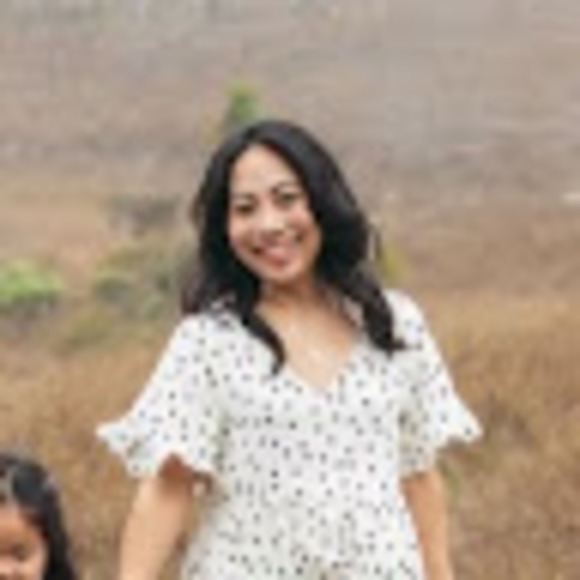 Profile Picture of Lauren Honda (@mrslhonda) on Poshmark