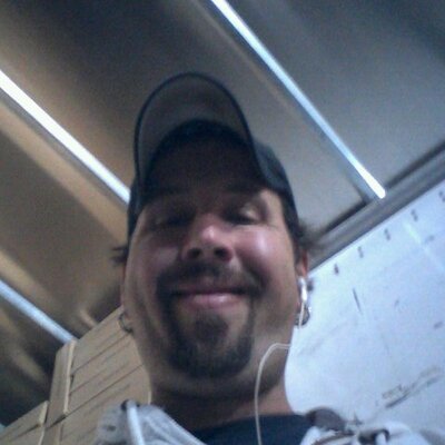 Profile Picture of Dennis Benson (@dennisbenson24) on Twitter