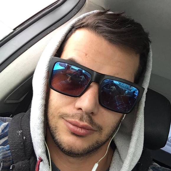 Profile Picture of Kyle Clarke (@kyledclarke1988) on Poshmark