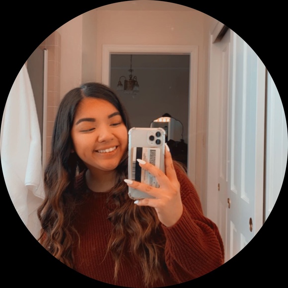 Profile Picture of Angel Huynh (@angelwassabi) on Poshmark