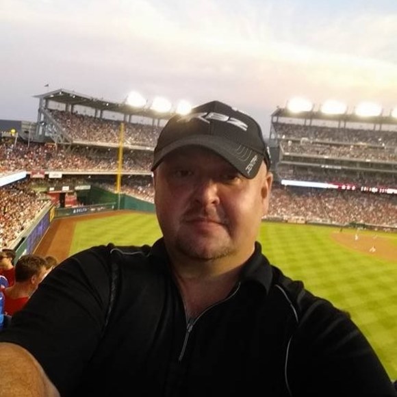 Profile Picture of Scott Akers (@sakers76) on Poshmark