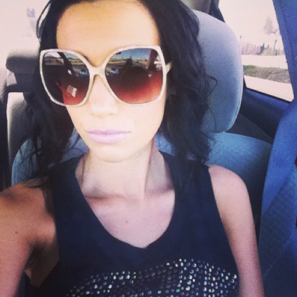 Jennifer Poncedeleon - Poshmark Profile Picture of Jennifer Poncedeleon (@jennpldlove) on Poshmark