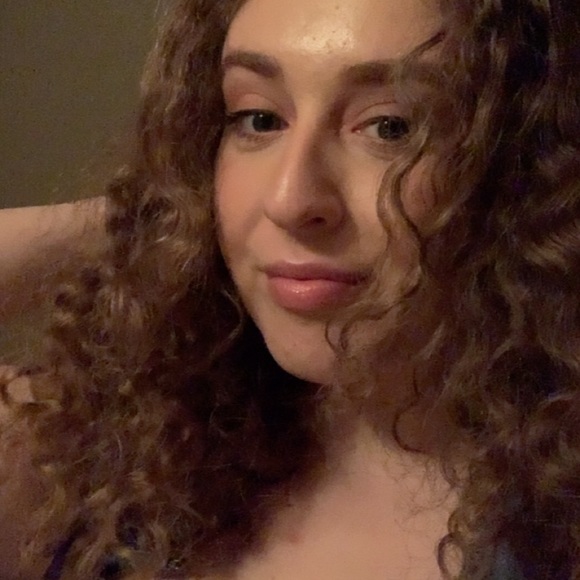 Profile Picture of Rachel Cooperman (@rachelcooper304) on Poshmark