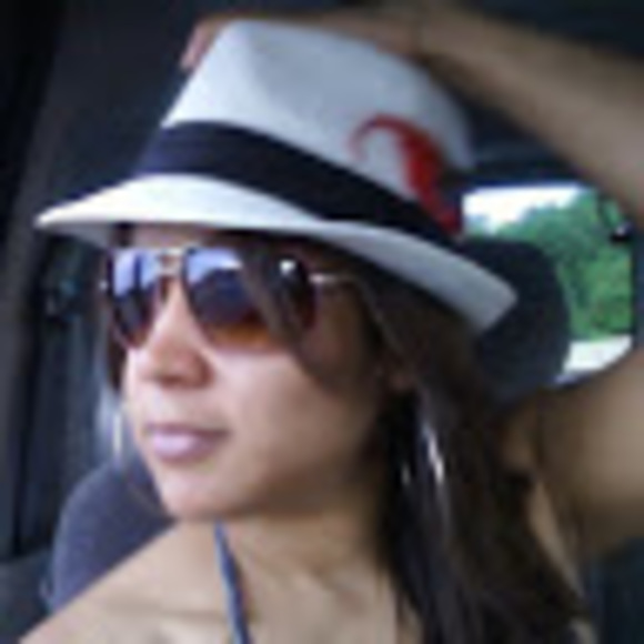 Profile Picture of Madeline Caraballo (@madic7928) on Poshmark