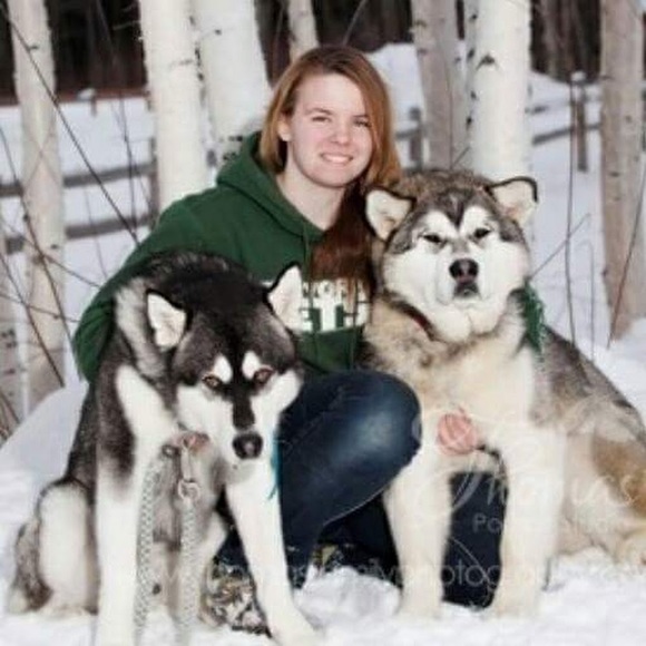 Victoria Makinen - Poshmark Profile Picture of Victoria Makinen (@vem3crown) on Poshmark