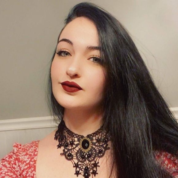 Profile Picture of Maureen Keefe (@maureen_keefe) on Poshmark