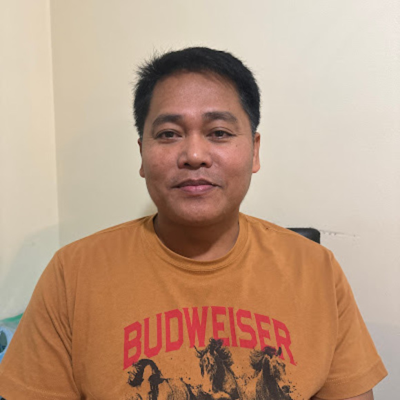Profile Picture of Noel Ferrer (@fnoel7932) on Poshmark
