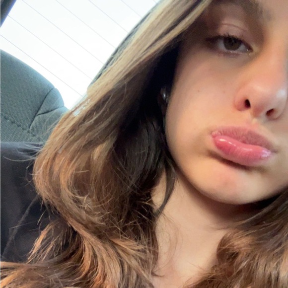 Profile Picture of Hailey Waters (@haileywaters417) on Poshmark