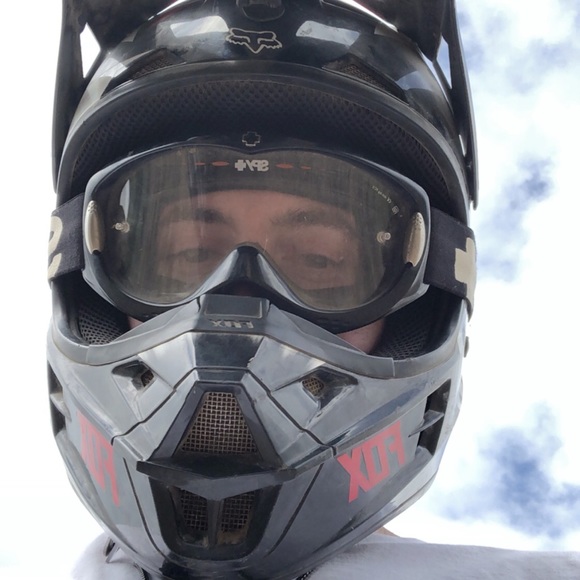 Profile Picture of Jeff Calloway (@jcalloway248) on Poshmark