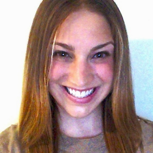 Profile Picture of Lesley Jacobowitz (@ljacobowitz) on Poshmark