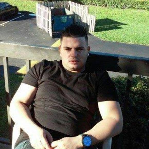 Profile Picture of Jose carlos Olivera (@cardenassalva) on Poshmark