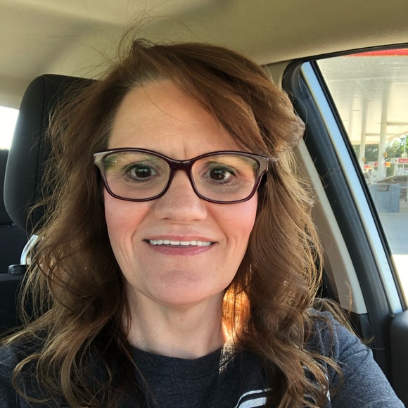 Profile Picture of Shelly Huffman (@shellyhuffman75) on Poshmark
