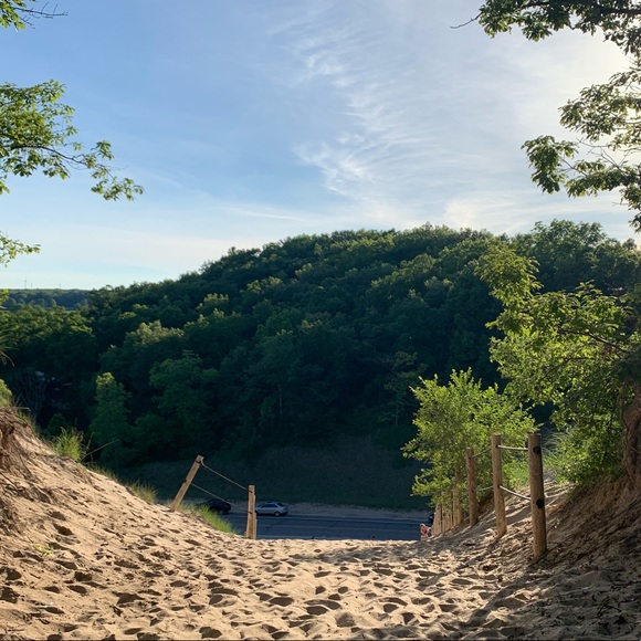 Profile Picture of Natalie Ykema (@nataliey395) on Poshmark