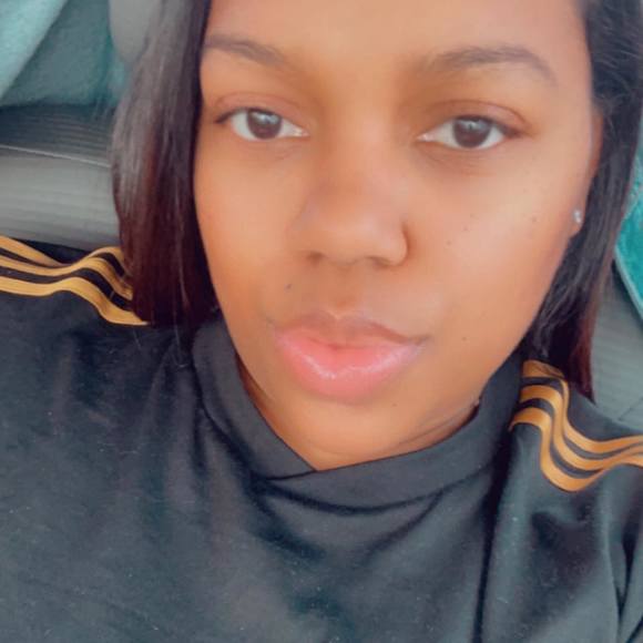 Jalisa White - Poshmark Profile Picture of Jalisa White (@imprettynpink6) on Poshmark