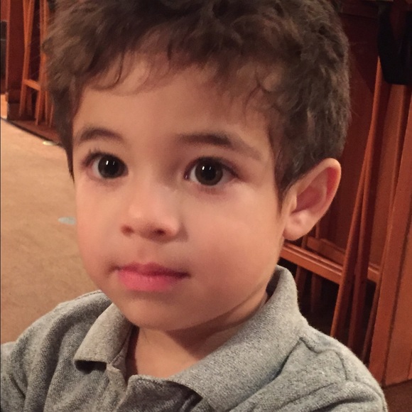 Profile Picture of George Moreno (@sellers_r_us) on Poshmark