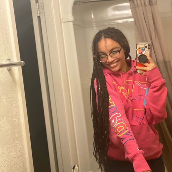 Profile Picture of Zeda Swain (@zedaswain13) on Poshmark