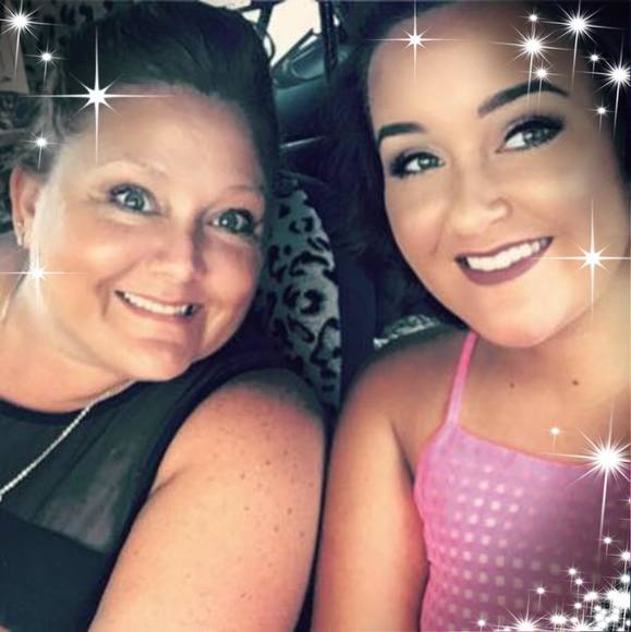 Profile Picture of Kimberly Pietrowski (@kimberlypietrow) on Poshmark