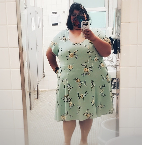 Profile Picture of Athena Rose (@athenarose5) on Poshmark