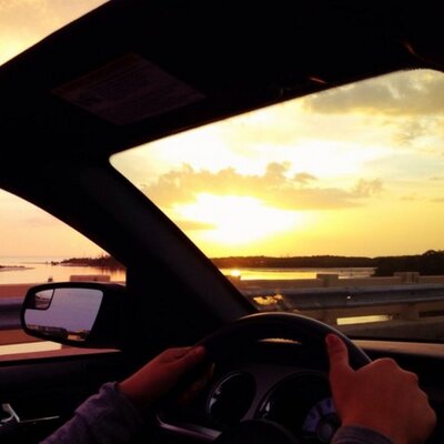 Profile Picture of DM (@DeeNeeBean) on Twitter