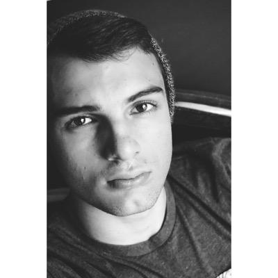 Profile Picture of Luke Lockhart (@heyitsluke0454) on Twitter