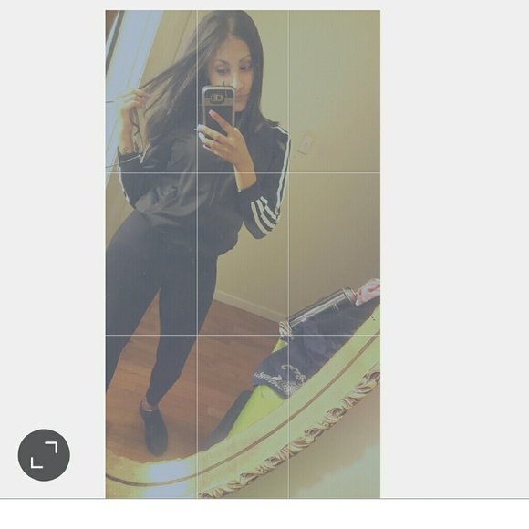 Profile Picture of Angie Dindyal (@jahblessdehherb) on Poshmark