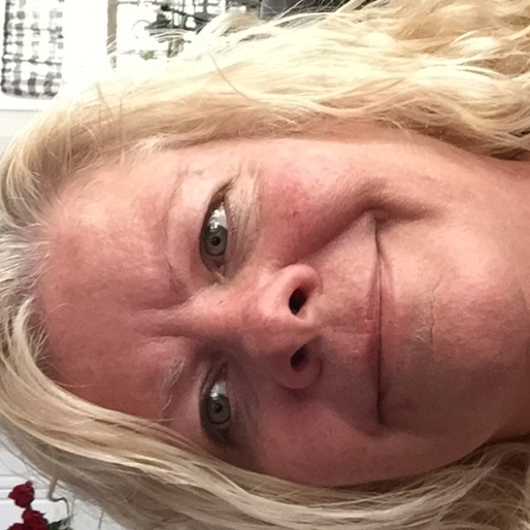 Profile Picture of Connie Peterman (@conniepeterman) on Poshmark