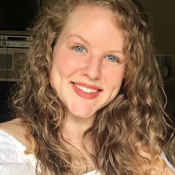 Profile Picture of Angie Mestad (@whiskeyhandss) on Poshmark