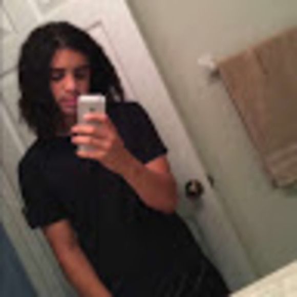 Profile Picture of Michael Coriano (@michaelcoria) on Poshmark