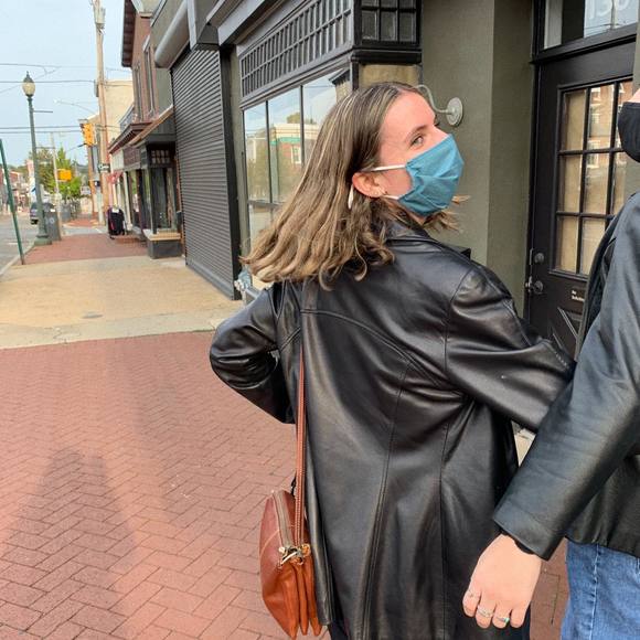 Profile Picture of Jen Michinok (@jenmichinok) on Poshmark