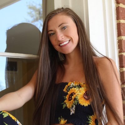 Profile Picture of MacKenzie Ray (@kenzieraaay) on Twitter