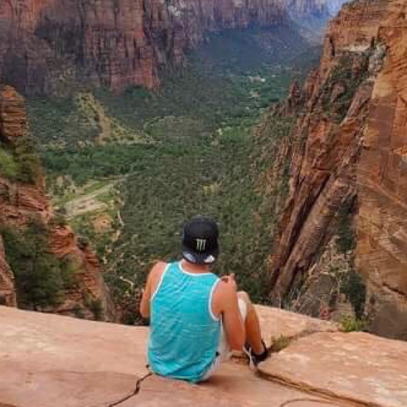 Profile Picture of Aaron Kamla (@the_og_kamel) on Poshmark