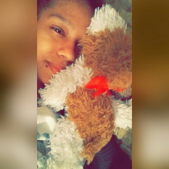 Profile Picture of Flor Colon (@marie_0911) on Poshmark