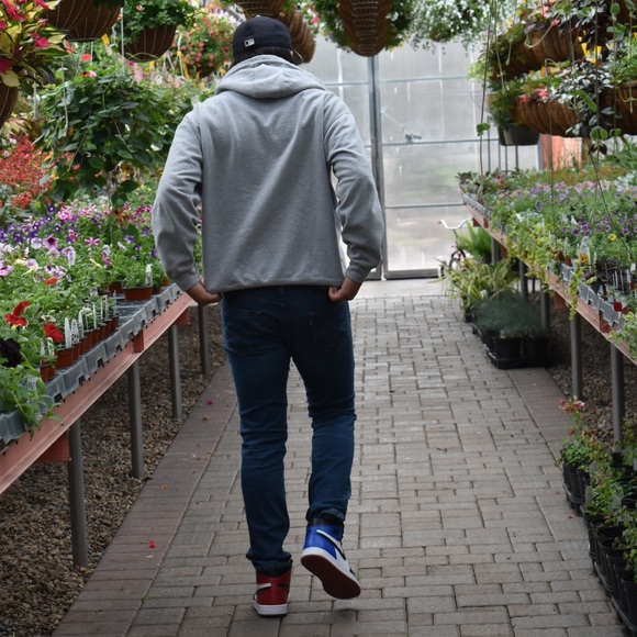 Profile Picture of Colin Cruz (@colin_cruz) on Poshmark