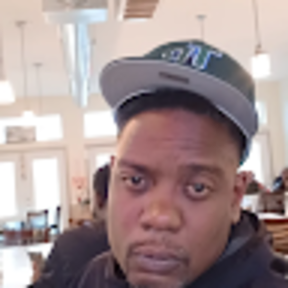 Profile Picture of Shaun Graham (@shaun3267) on Poshmark