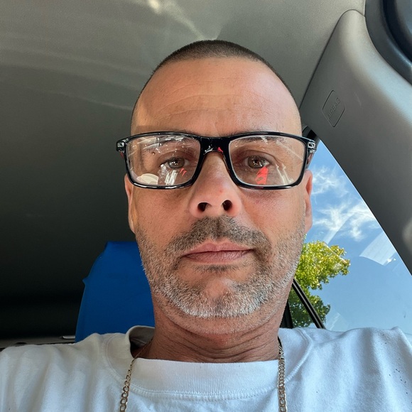 Profile Picture of Jeff Gresham (@jeffgr69) on Poshmark