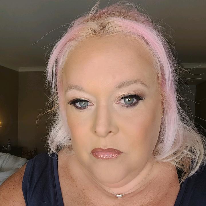 Profile Picture of Suze Bonds (@suzeb04) on Tiktok