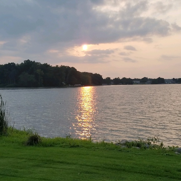 Profile Picture of Victoria Duda (@vickytoria266) on Poshmark