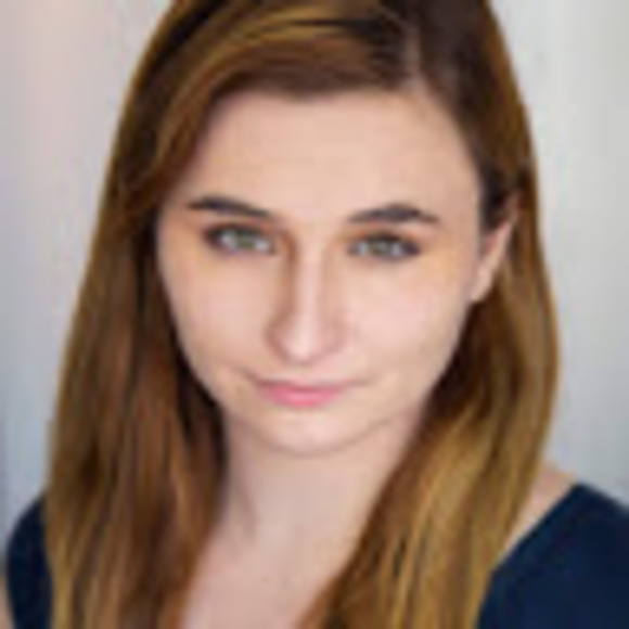 Profile Picture of Lindsay Ballif (@lindsay_ballif) on Poshmark