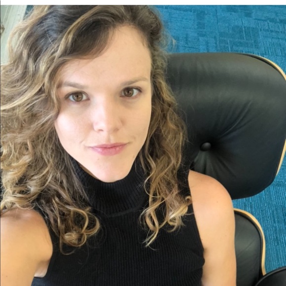 Profile Picture of Amanda Dahill-moore (@amandadahill865) on Poshmark