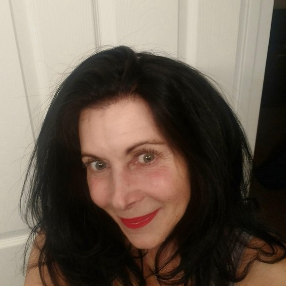 Profile Picture of Robin Daniel (@rockinrobin1234) on Poshmark